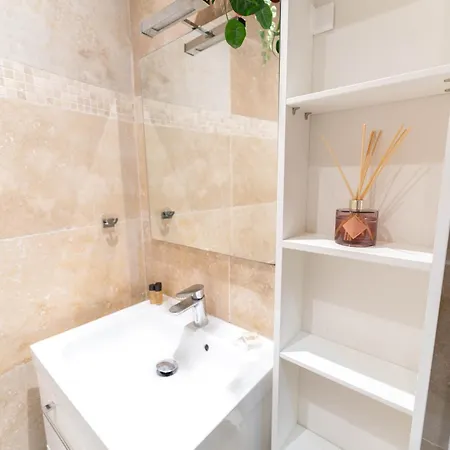 Appartement Bel En Plein Coeur De La Vieille Nice